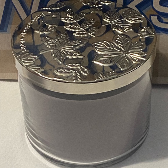 Bath & Body Works Autumn Chai Three Wick Scented Candle - Picture 2 of 5